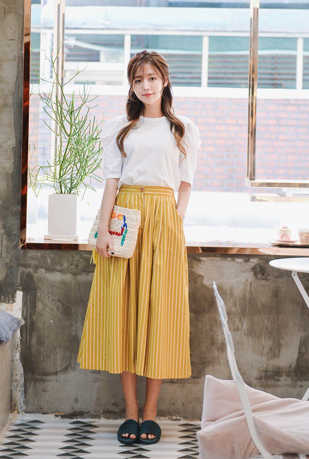 Cần gì đầu tư cầu kỳ, chân váy dài chính là bảo bối hợp cả thời trang lẫn thời tiết dành cho nàng công sở