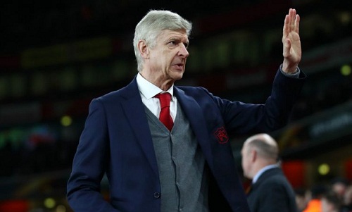 Wenger phiền muộn vì bị phân biệt tuổi tác