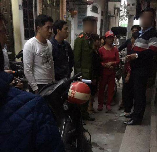 Tạm giữ hình sự người chồng tạt axit vợ cũ trước mặt con gái 8 tuổi khiến nạn nhân nguy kịch