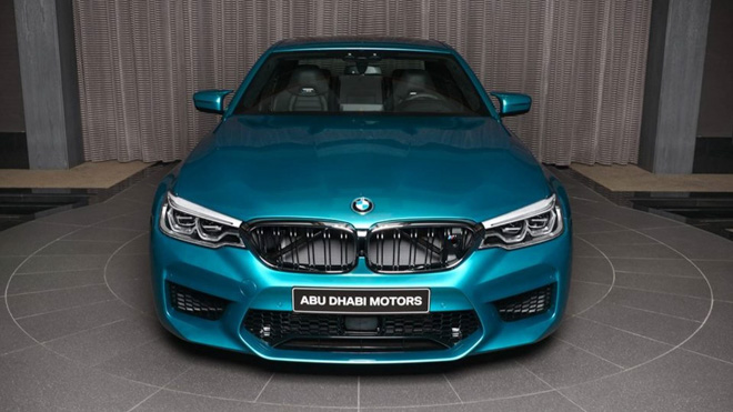 Siêu sedan cỡ trung BMW M5 giá bán từ 2,3 tỷ đồng Siêu sedan cỡ trung BMW M5 giá bán từ 2,3 tỷ đồng