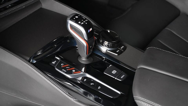 Siêu sedan cỡ trung BMW M5 giá bán từ 2,3 tỷ đồng Siêu sedan cỡ trung BMW M5 giá bán từ 2,3 tỷ đồng