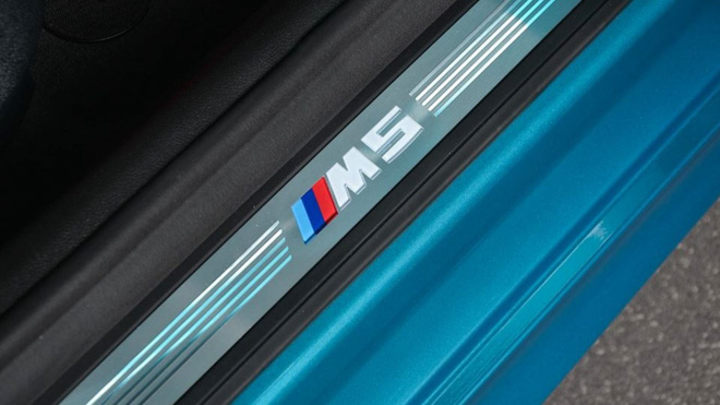 Siêu sedan cỡ trung BMW M5 giá bán từ 2,3 tỷ đồng Siêu sedan cỡ trung BMW M5 giá bán từ 2,3 tỷ đồng