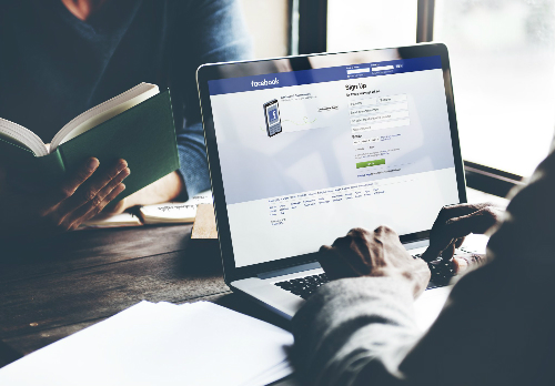 Người dùng đang làm việc không công cho Facebook