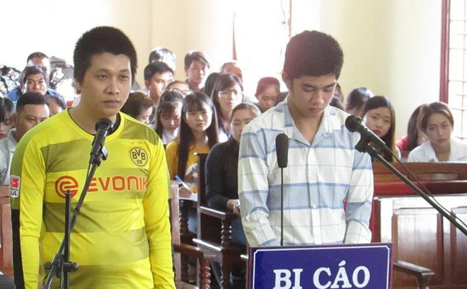 Cặp đôi đồng tính lãnh án nặng từ chuyện… giận nhau