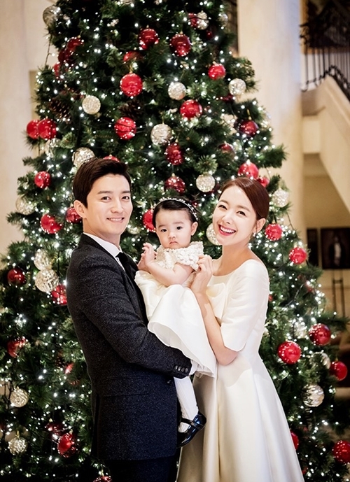 Hôn nhân ngập tiếng cười của mỹ nhân Gia đình đá quý