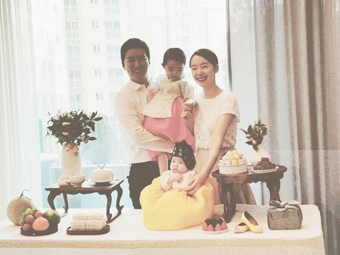 Hôn nhân ngập tiếng cười của mỹ nhân Gia đình đá quý