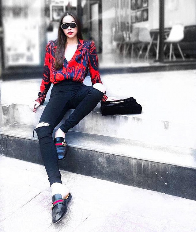 Đôi giày hở gót khiến sao Việt mê mẩn trong thời gian gần đây