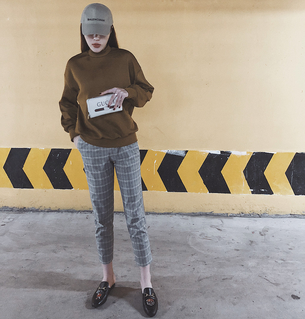 Đôi giày hở gót khiến sao Việt mê mẩn trong thời gian gần đây