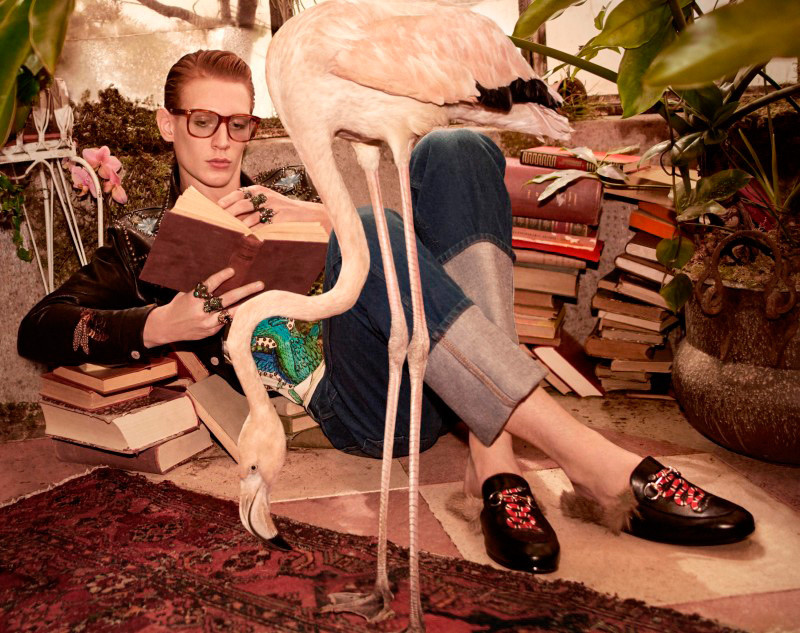 Đôi giày hở gót khiến sao Việt mê mẩn trong thời gian gần đây