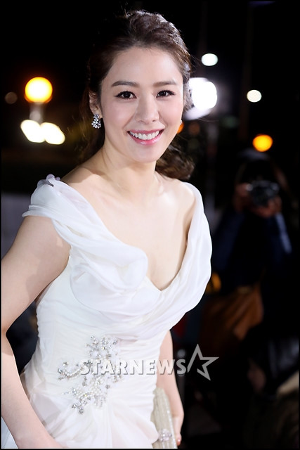 9 mỹ nhân Hàn tuổi U40 khiến fan lo lắng vì mang tiếng ế