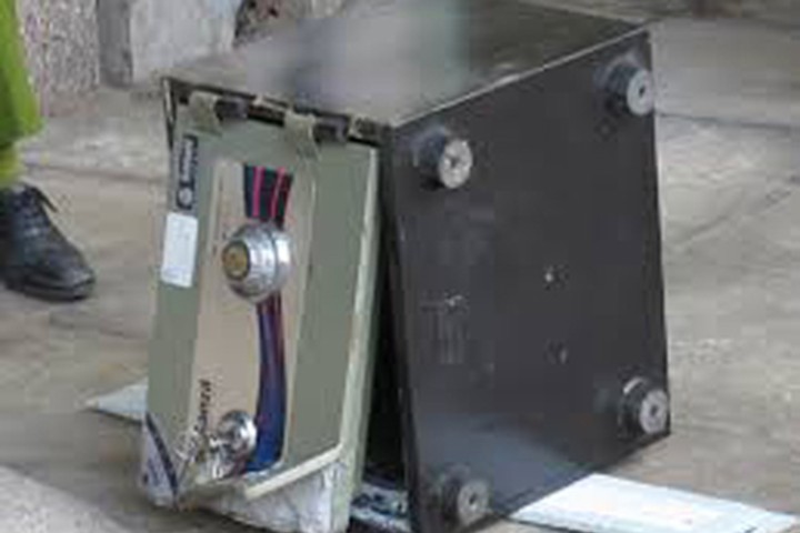 Phá két sắt trong phòng Tổng Giám đốc, cuỗm hơn 1 tỷ đồng