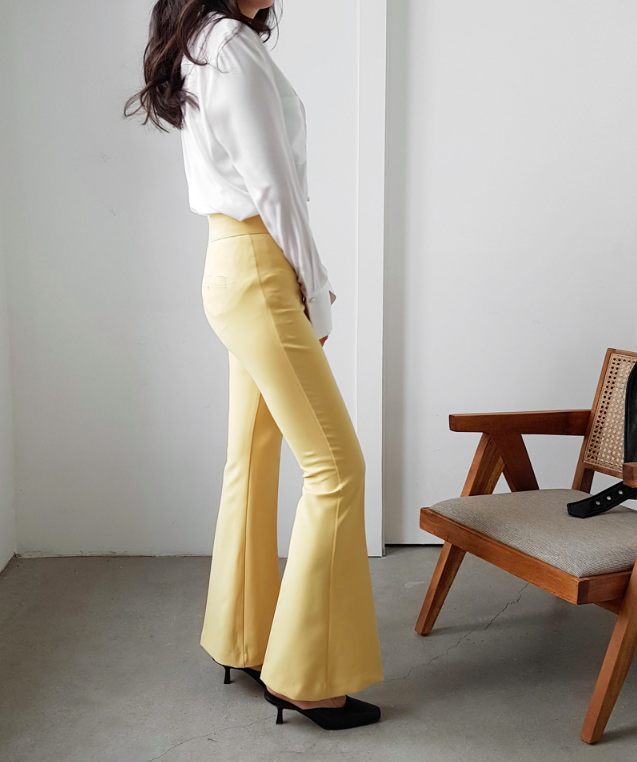 Đây chính là lý do vì sao quần vải đang dần chiếm chỗ của quần jeans trong tủ đồ của các nàng Đây chính là lý do vì sao quần vải đang dần chiếm chỗ của quần jeans trong tủ đồ của các nàng