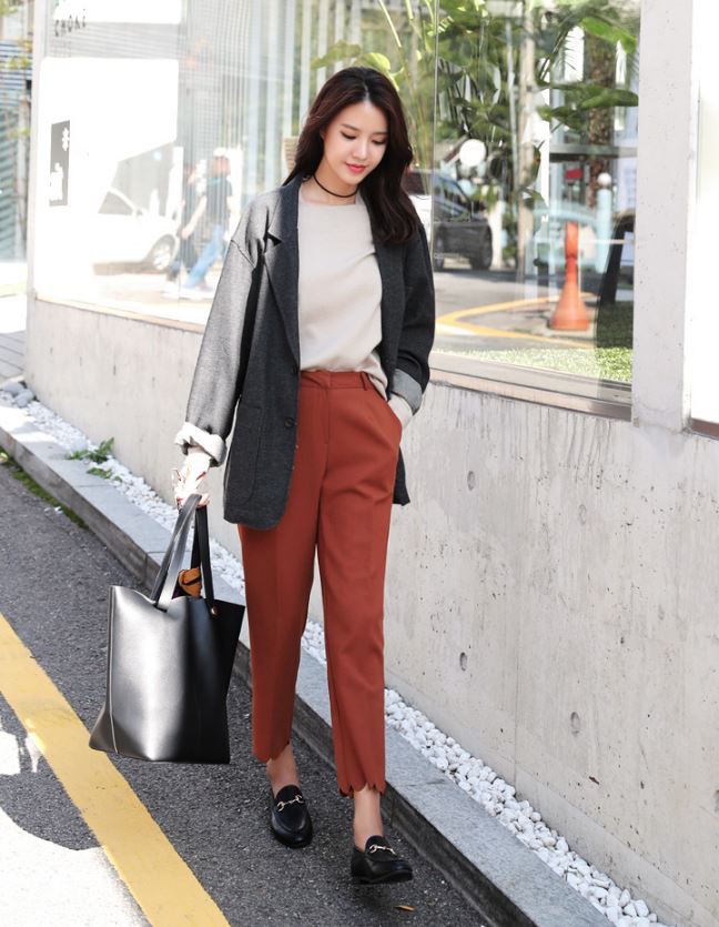 Đây chính là lý do vì sao quần vải đang dần chiếm chỗ của quần jeans trong tủ đồ của các nàng Đây chính là lý do vì sao quần vải đang dần chiếm chỗ của quần jeans trong tủ đồ của các nàng