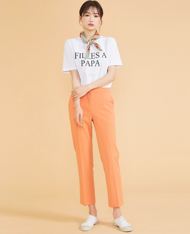 Đây chính là lý do vì sao quần vải đang dần chiếm chỗ của quần jeans trong tủ đồ của các nàng Đây chính là lý do vì sao quần vải đang dần chiếm chỗ của quần jeans trong tủ đồ của các nàng