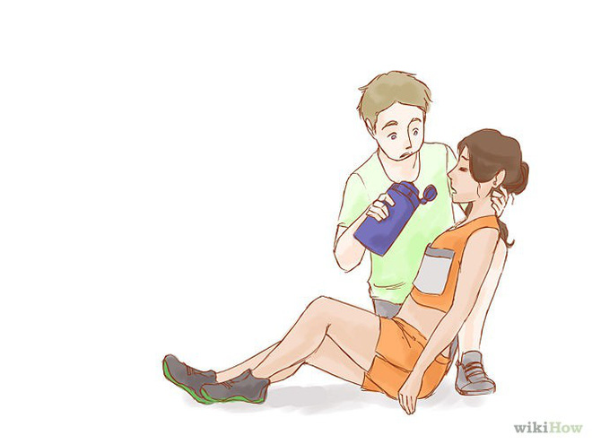 Nhiều người dễ bị sốc nhiệt trong mùa hè: Phải làm ngay điều này để tránh gặp biến chứng đột quỵ, tử vong