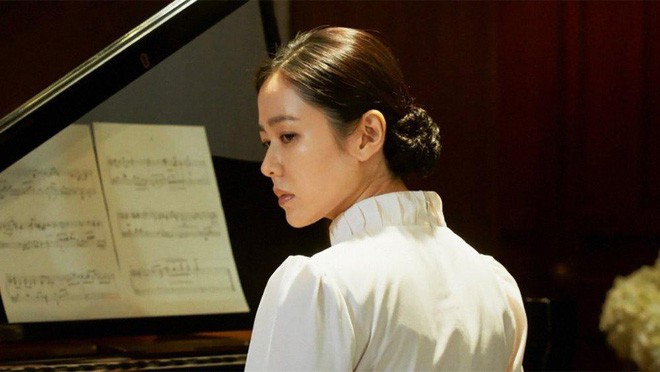 Son Ye Jin sau gần 20 năm: Khi tắc kè hoa trở lại làm ngọc nữ ngọt ngào