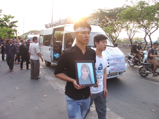 Vụ cháy chung cư:Quặn lòng đưa 3 người một gia đình về nơi an nghỉ