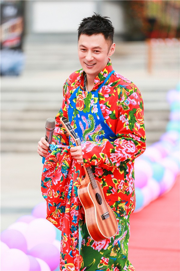 An Dĩ Hiên rạng rỡ xuất hiện sau tin đồn cấp cứu do mang thai ngoài tử cung