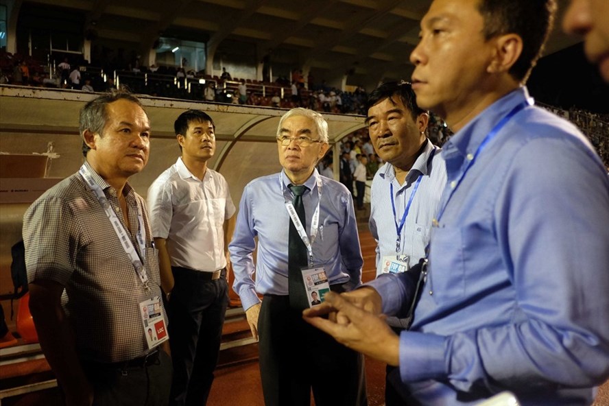 Bầu Đức tố nhầm VFF