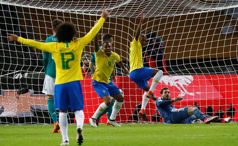 Brazil rửa hận, khiến xe tăng Đức bẽ mặt trên sân nhà