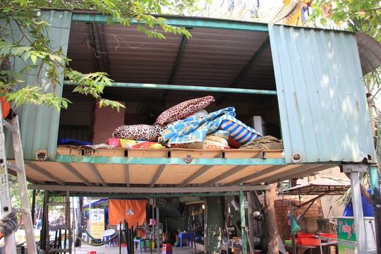 Ồ ạt tháo mái che, rào sắt sau vụ cháy chung cư Carina