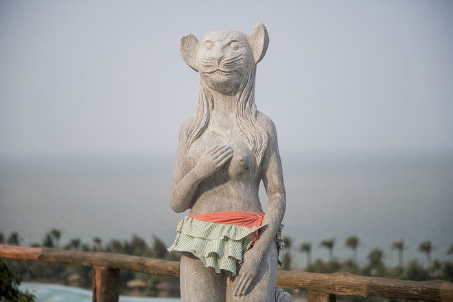 Cận cảnh dàn tượng 12 con giáp khỏa thân gây tranh cãi ở Đồ Sơn