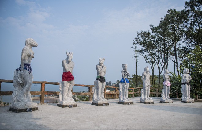 Cận cảnh dàn tượng 12 con giáp khỏa thân gây tranh cãi ở Đồ Sơn