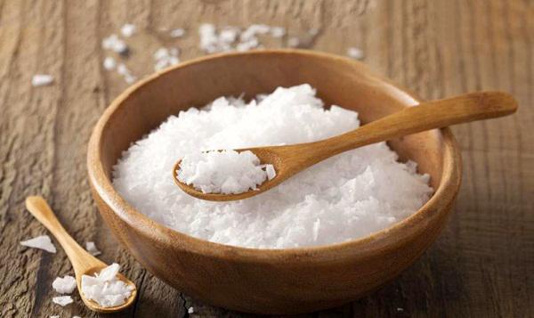 Nhà giàu thường bí mật đặt bát muối ở góc nhà, cả năm không dám đổ đi, ai ngờ vì... Nhà giàu thường bí mật đặt bát muối ở góc nhà, cả năm không dám đổ đi, ai ngờ vì...