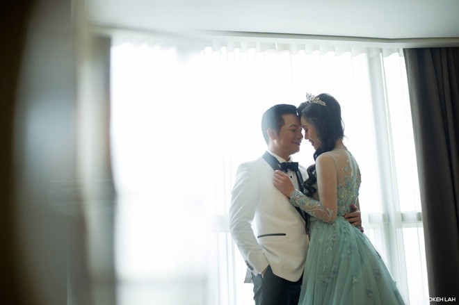 Cận cảnh đám cưới kỳ công xanh màu đại dương của Shark Hưng (Thương vụ bạc tỷ) và cô dâu Á hậu