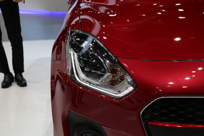 Suzuki Swift 2018 ra mắt, dự kiến về Việt Nam trong tháng 6 Suzuki Swift 2018 ra mắt, dự kiến về Việt Nam trong tháng 6