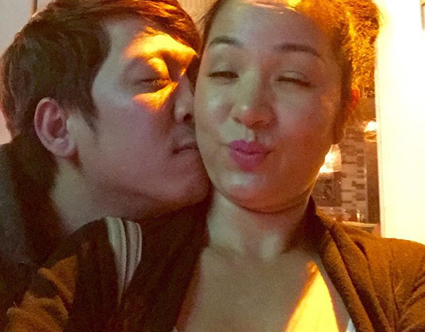 Loạt ảnh lộ rõ thói quen thích ôm, hôn đồng nghiệp nữ của Trường Giang