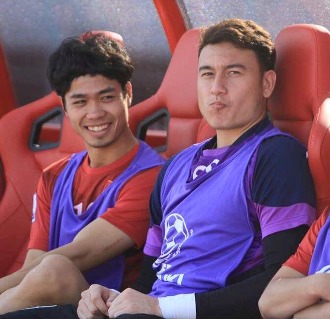 Không phải Tiến Dũng, hội chị em hiện tìm kiếm thủ thành Đặng Văn Lâm