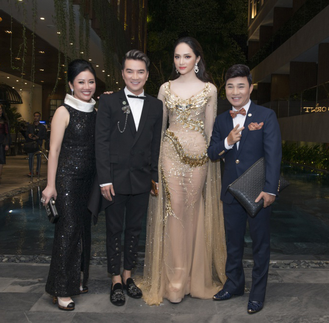 Hoa hậu Hương Giang hội ngộ Kim Lý - Hồ Ngọc Hà ở Đà Nẵng