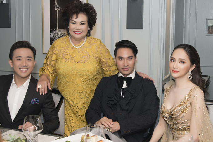 Hoa hậu Hương Giang hội ngộ Kim Lý - Hồ Ngọc Hà ở Đà Nẵng