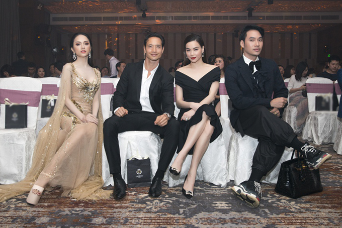 Hoa hậu Hương Giang hội ngộ Kim Lý - Hồ Ngọc Hà ở Đà Nẵng