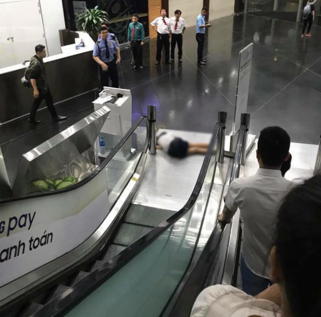 Nữ sinh Sài Gòn tử vong sau khi rơi từ lầu 3 toà nhà Bitexco xuống đất