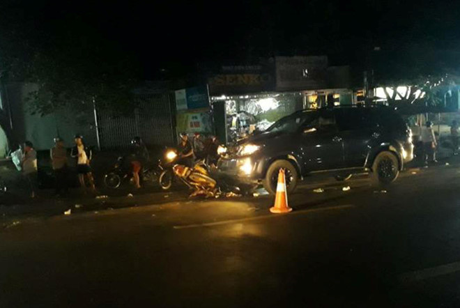 Cả nhà thương vong sau cú tông đối đầu với ôtô