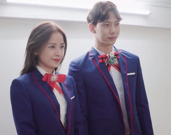 Chi Pu tiếp tục bị bắt gặp sánh đôi bên Jin Ju Huyng tại sân bay Đà Lạt