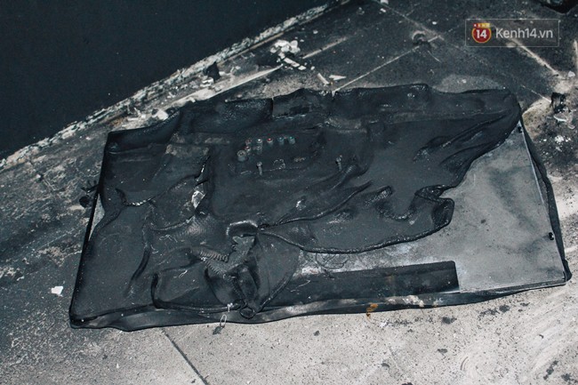 Khổ như cư dân chung cư Carina sau vụ cháy: Cõng tủ lạnh xuống mấy tầng lầu, dùng ròng rọc chuyển đồ suốt nhiều ngày liền