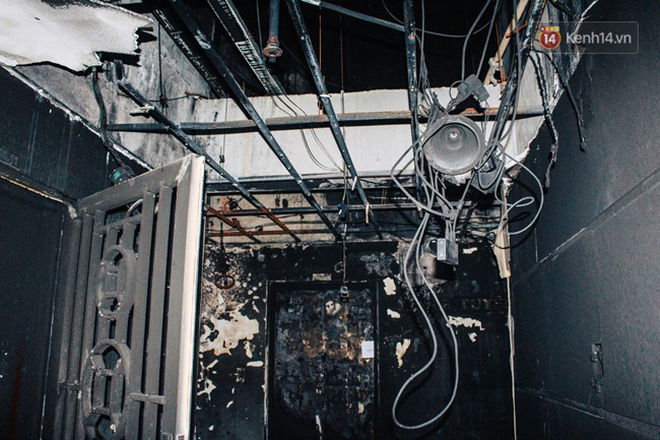 Khổ như cư dân chung cư Carina sau vụ cháy: Cõng tủ lạnh xuống mấy tầng lầu, dùng ròng rọc chuyển đồ suốt nhiều ngày liền