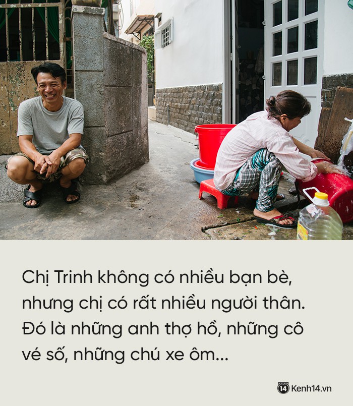 Cô bán cơm dễ thương hết sức ở Sài Gòn: 10 ngàn cũng bán, khách nhiêu tiền cũng có cơm ăn