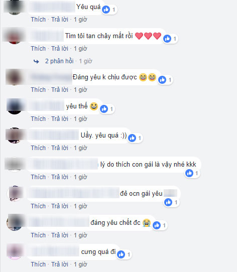 Hai cô nàng tí hon đốn tim cư dân mạng khi loay hoay tìm cách cứu thương cho vết xước bé tẹo ở chân bố