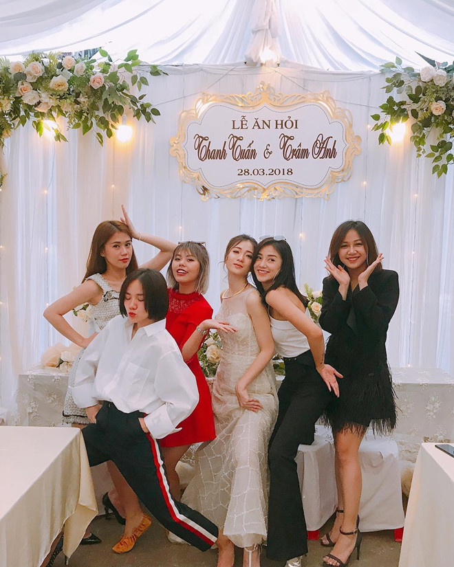 JustaTee tổ chức lễ ăn hỏi với bạn gái hot girl