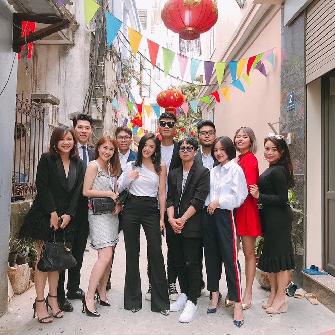 JustaTee tổ chức lễ ăn hỏi với bạn gái hot girl