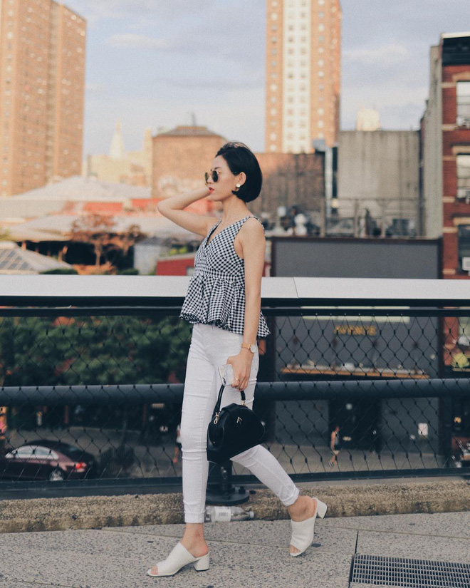 Sơmi cách điệu + quần jeans: Quý cô châu Á đang khởi động mùa hè bằng combo điệu đà mà năng động này