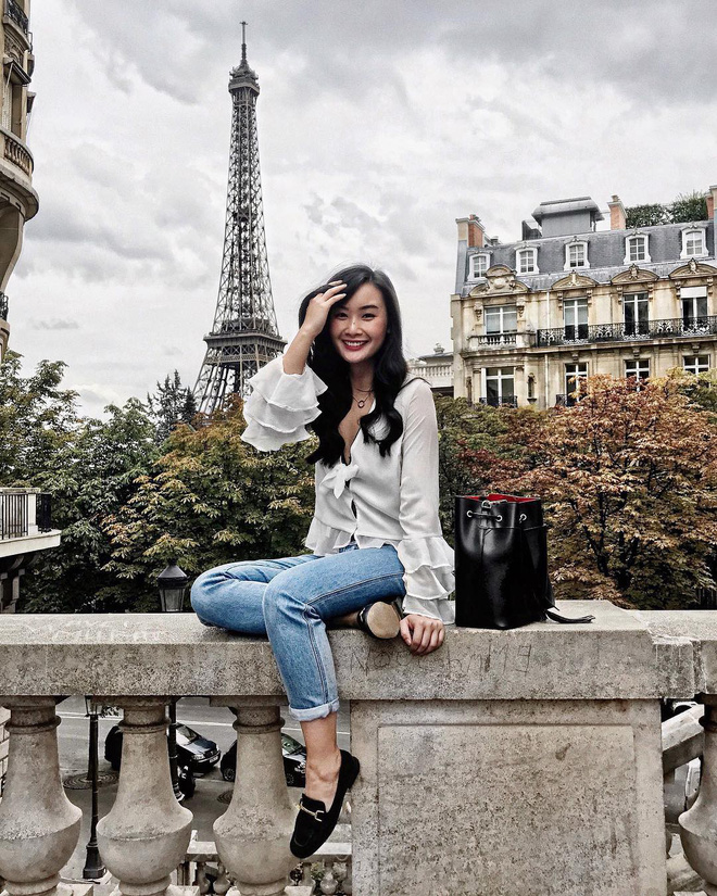 Sơmi cách điệu + quần jeans: Quý cô châu Á đang khởi động mùa hè bằng combo điệu đà mà năng động này