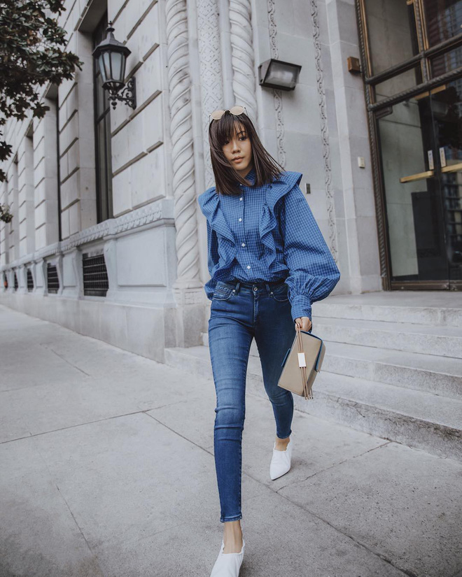 Sơmi cách điệu + quần jeans: Quý cô châu Á đang khởi động mùa hè bằng combo điệu đà mà năng động này