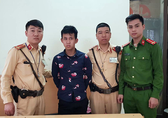 Cảnh sát truy đuổi tên trộm bẻ khóa xe SH trong 5 giây