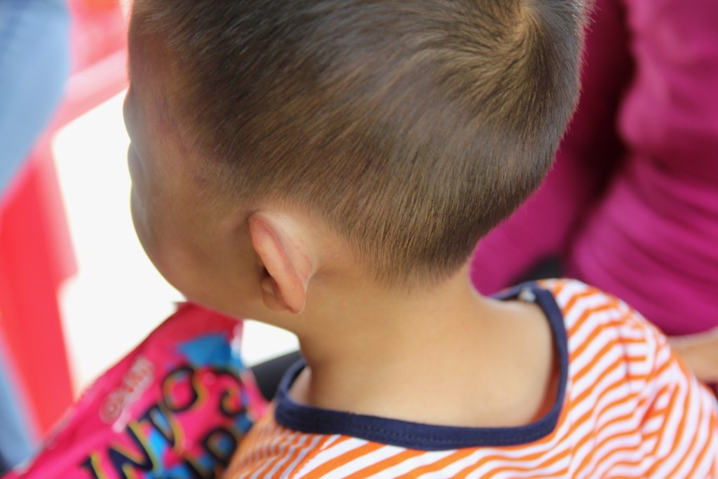 Tâm sự của người mẹ có con trai bị cha dượng bạo hành: Nhìn các vết bầm tím trên mặt con mà xót xa đến quặn lòng