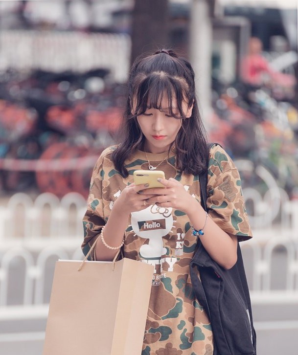 Đệ nhất tình địch xỏ lá ba que đây rồi: Dụ dỗ bạn trai người ta không thành, quay sang chê cô ấy xấu kinh điển